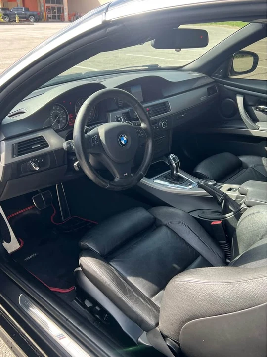 2012 BMW E93 335i Convertible - Image 5 of 11