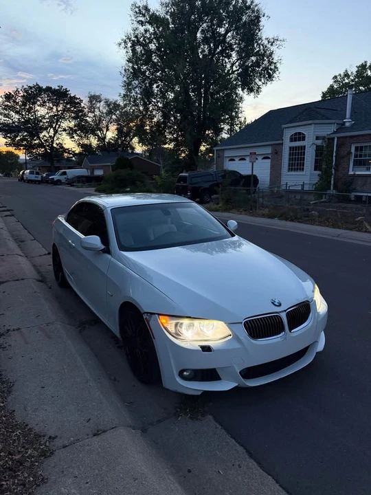 2012 BMW E93 335i Convertible - Image 3 of 8