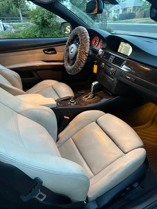 2012 BMW E93 335i Convertible - Image 8 of 8