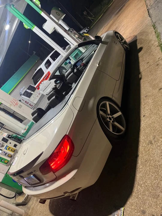 2012 BMW E93 335i Convertible - Image 4 of 11