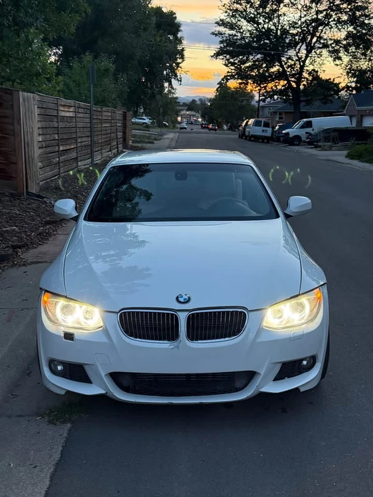 2012 BMW E93 335i Convertible - Image 2 of 8