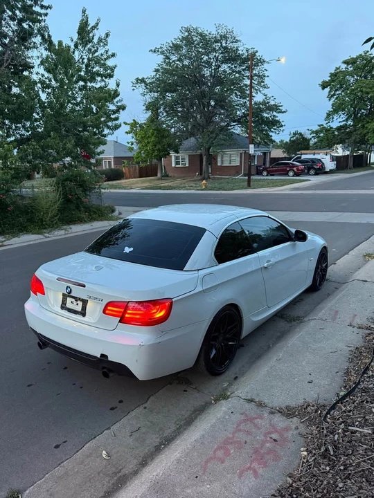 2012 BMW E93 335i Convertible - Image 5 of 8