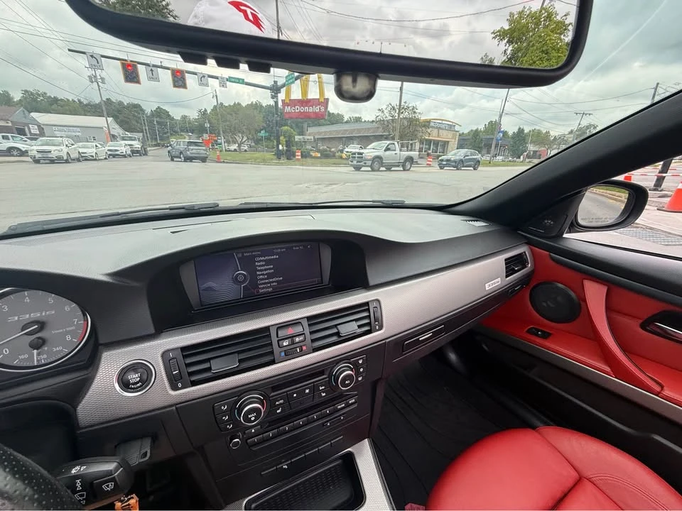 2012 BMW E93 335i Convertible - Image 10 of 20