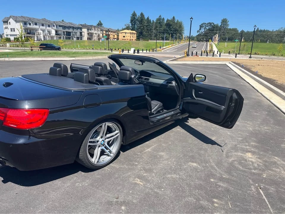 2012 BMW E93 335i Convertible - Image 8 of 8