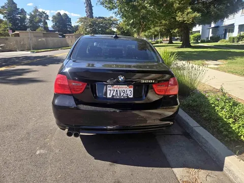 2012 BMW 3 Series 318i Sedan