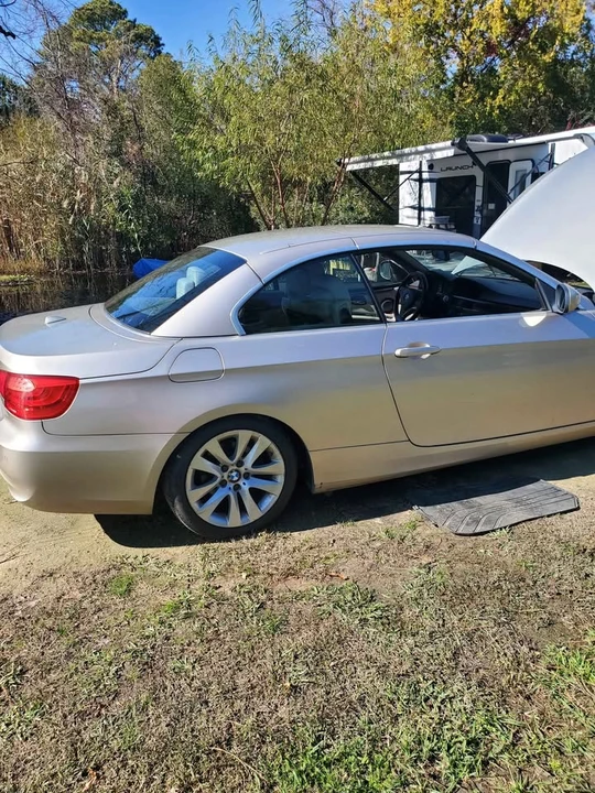 2012 BMW E93 3 Series Convertible - Image 3 of 4