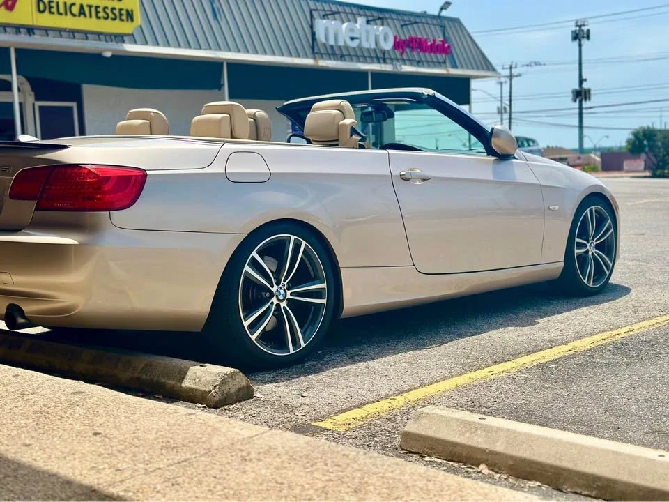 2012 BMW E93 335i Convertible - Image 10 of 12