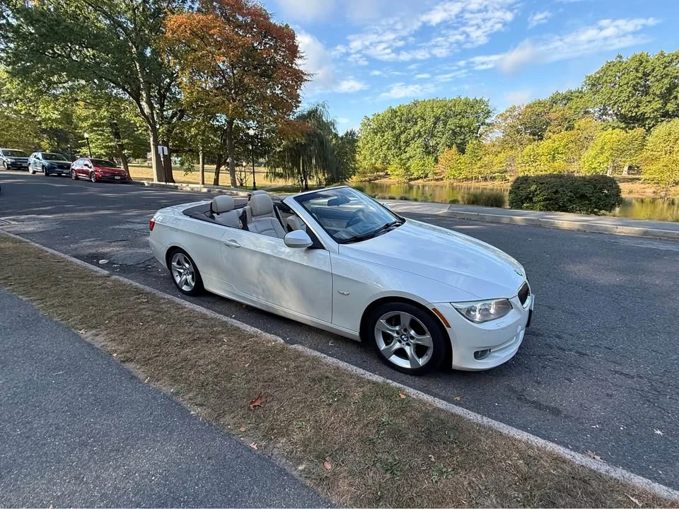 2012 BMW E93 335i Convertible - Image 5 of 16