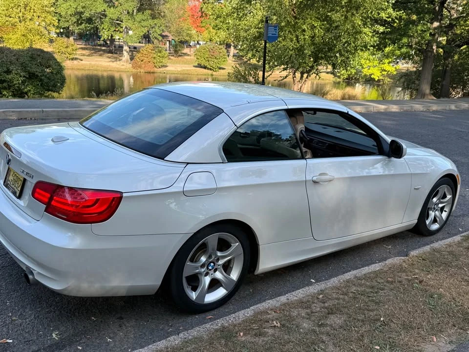 2012 BMW E93 335i Convertible - Image 11 of 16