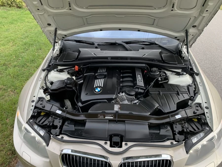 2012 BMW E93 3 Series Convertible - Image 15 of 17