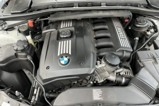 2012 BMW E93 3 Series Convertible - Image 6 of 6