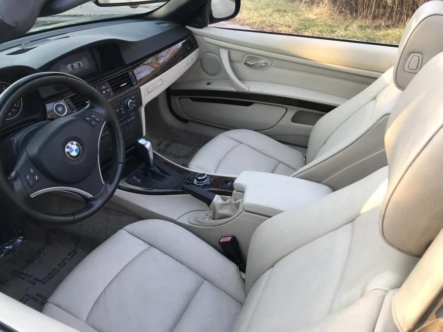 2012 BMW E93 3 Series Convertible - Image 4 of 5