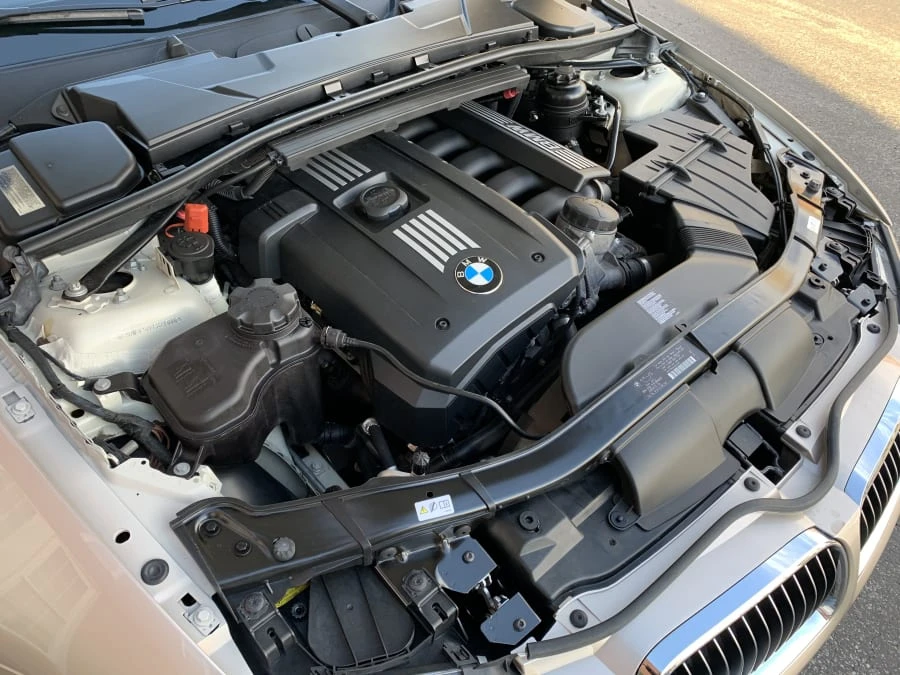 2012 BMW E93 3 Series Convertible - Image 7 of 10