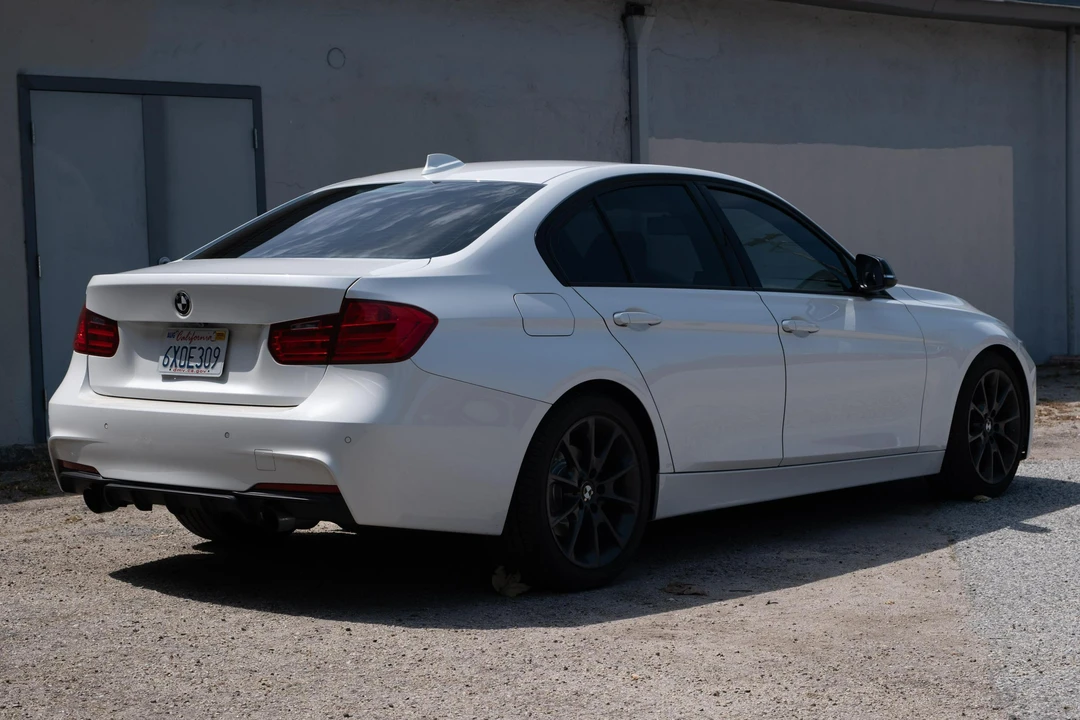 2012 BMW F30 3 Series Sedan - Image 4 of 31