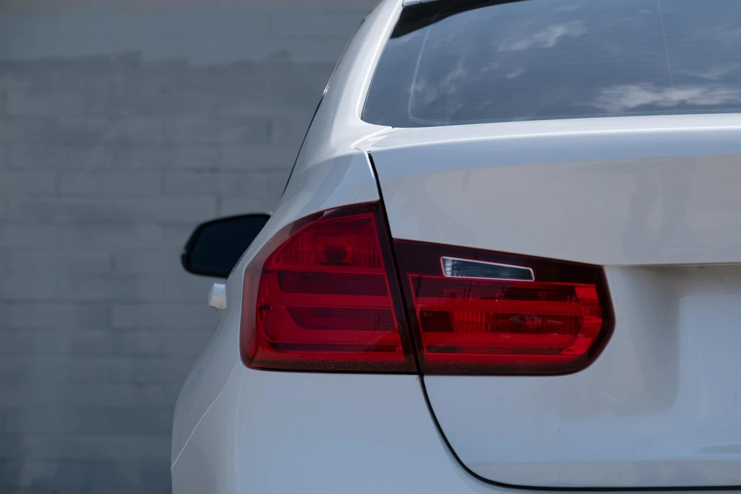 2012 BMW F30 3 Series Sedan - Image 23 of 31