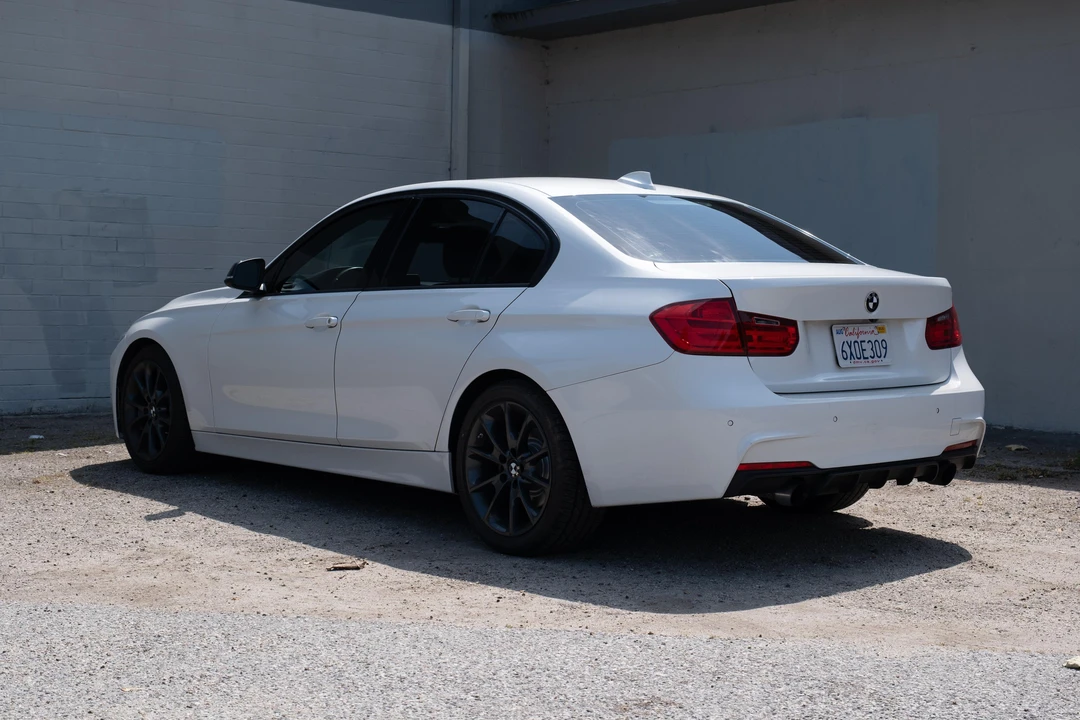 2012 BMW F30 3 Series Sedan - Image 8 of 31