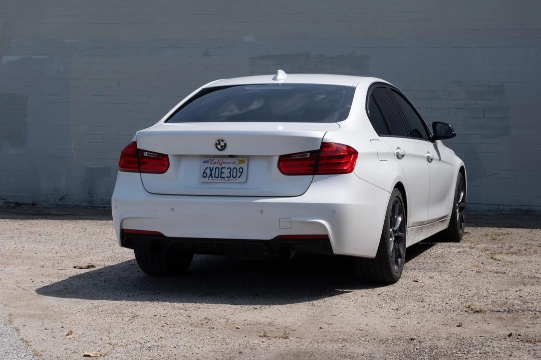 2012 BMW F30 3 Series Sedan - Image 11 of 31