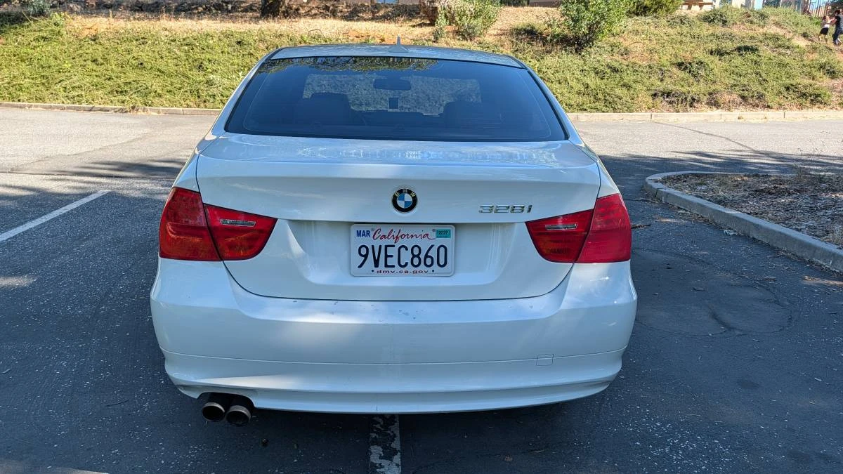 2011 BMW E90 3 Series Sedan - Image 5 of 17