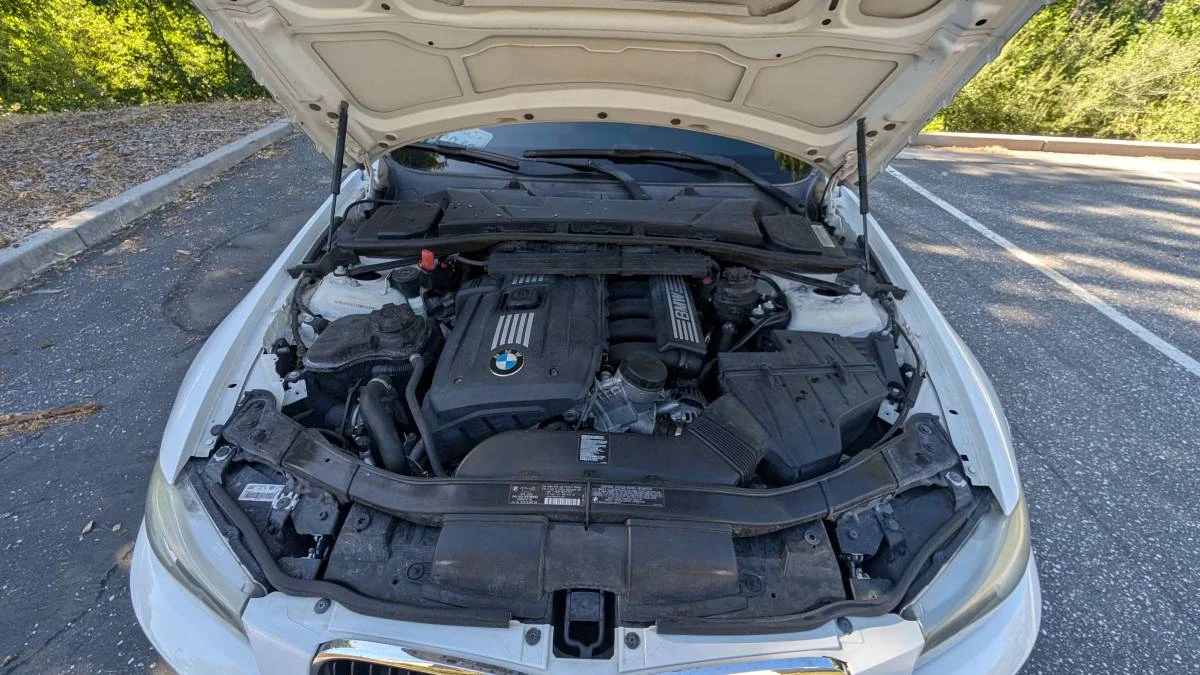 2011 BMW E90 3 Series Sedan - Image 16 of 17