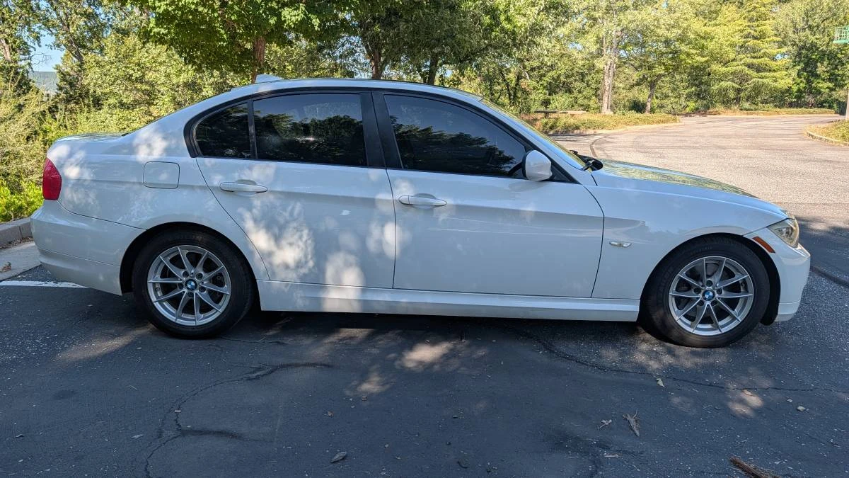 2011 BMW E90 3 Series Sedan - Image 7 of 17