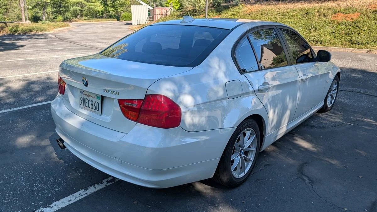 2011 BMW E90 3 Series Sedan - Image 6 of 17