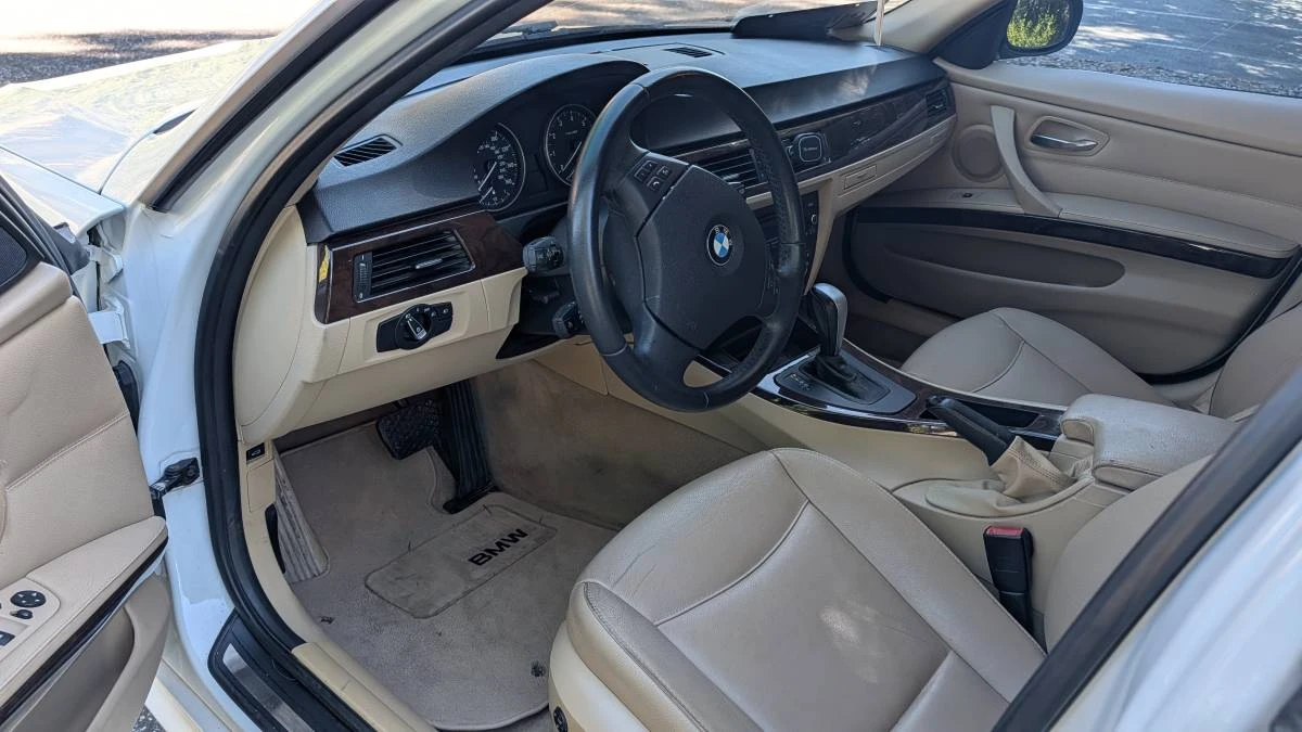 2011 BMW E90 3 Series Sedan - Image 14 of 17