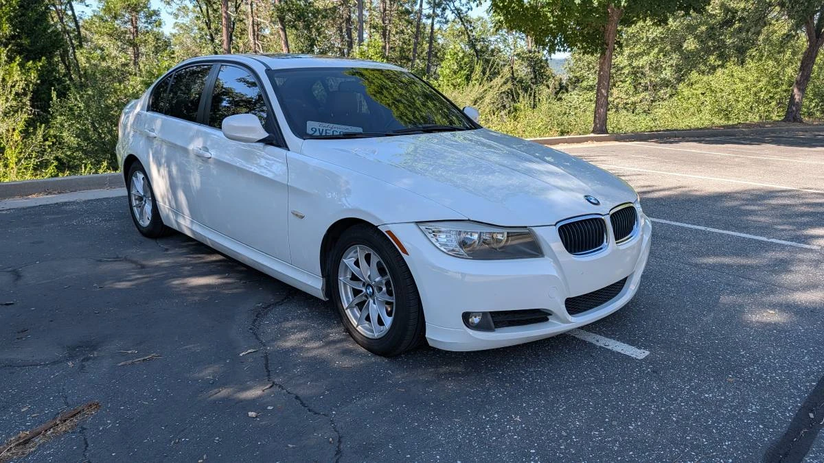 2011 BMW E90 3 Series Sedan - Image 8 of 17