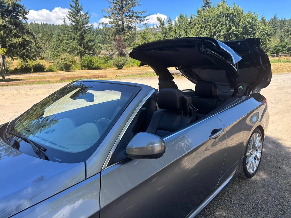2012 BMW E93 3 Series Convertible - Image 9 of 14