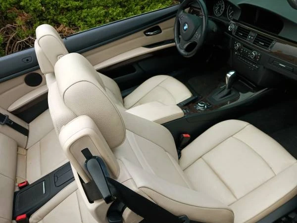 2012 BMW E93 335i Convertible - Image 19 of 20
