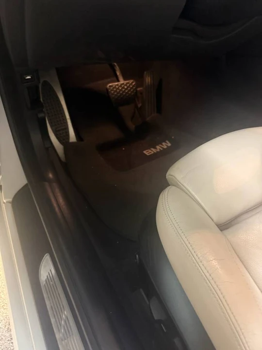 2012 BMW E93 335i Convertible - Image 14 of 16