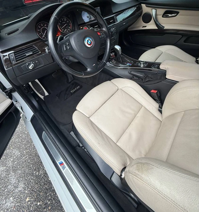 2012 BMW E93 335i Convertible - Image 11 of 16