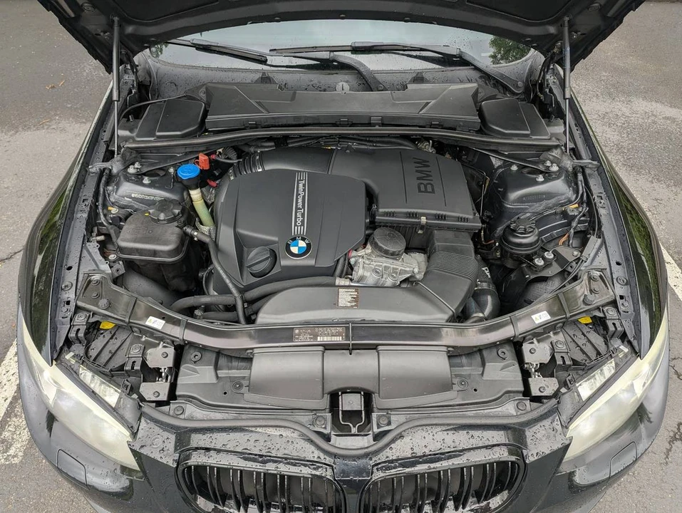 2012 BMW E93 335i Convertible - Image 19 of 20
