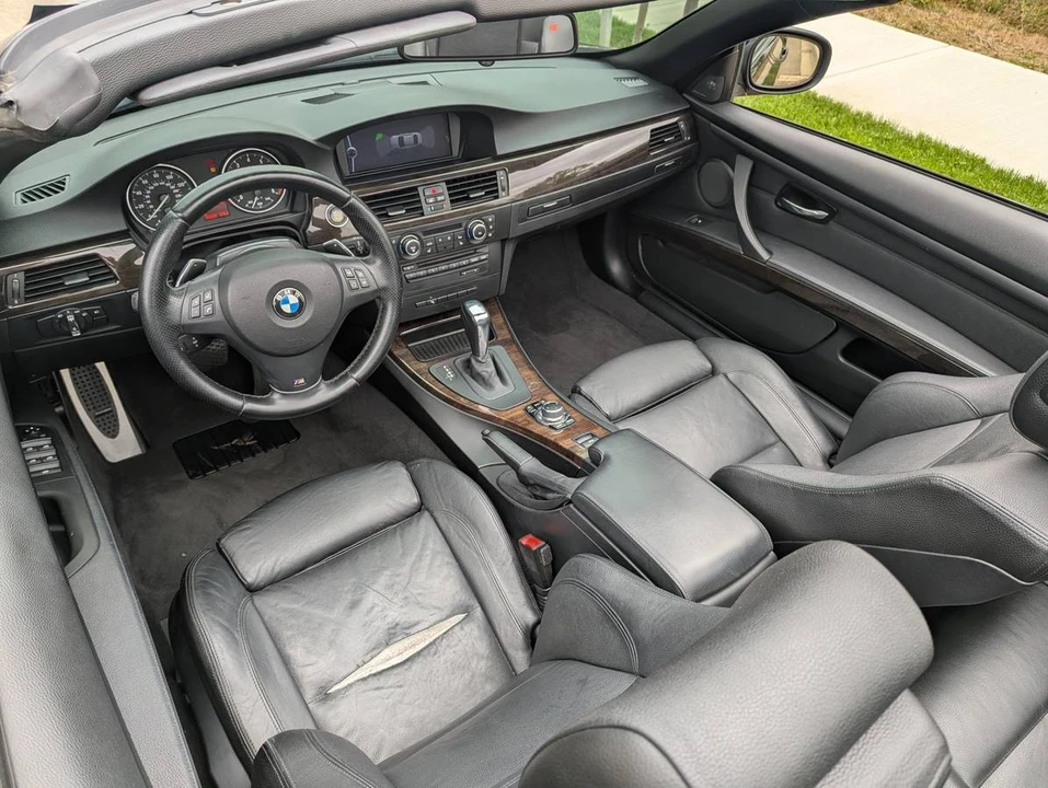 2012 BMW E93 335i Convertible - Image 16 of 20