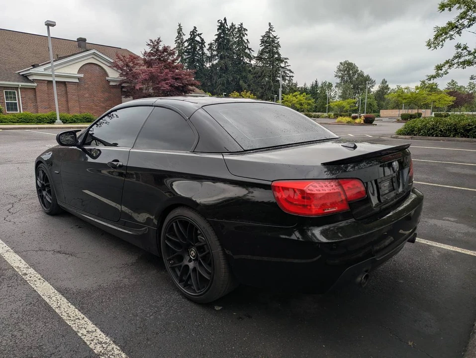 2012 BMW E93 335i Convertible - Image 11 of 20