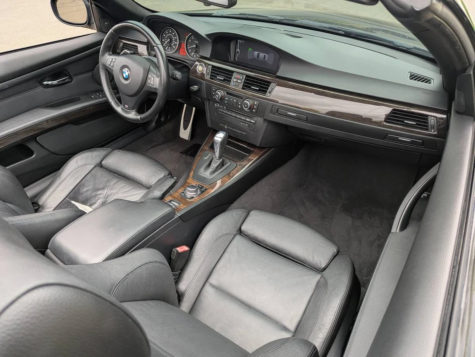 2012 BMW E93 335i Convertible - Image 17 of 20