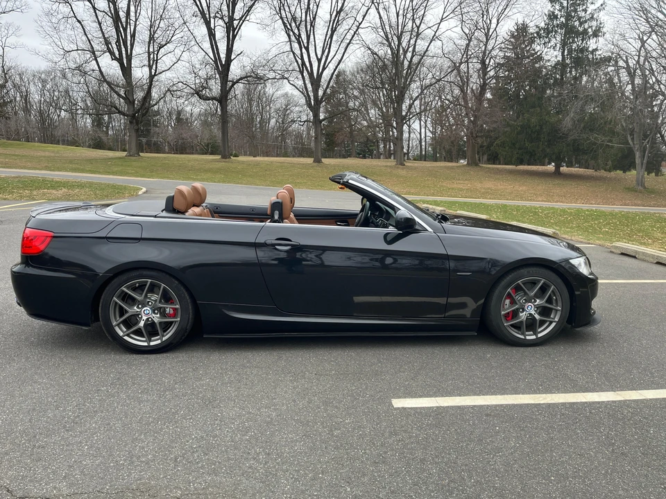 2012 BMW E93 335i Convertible - Image 9 of 31