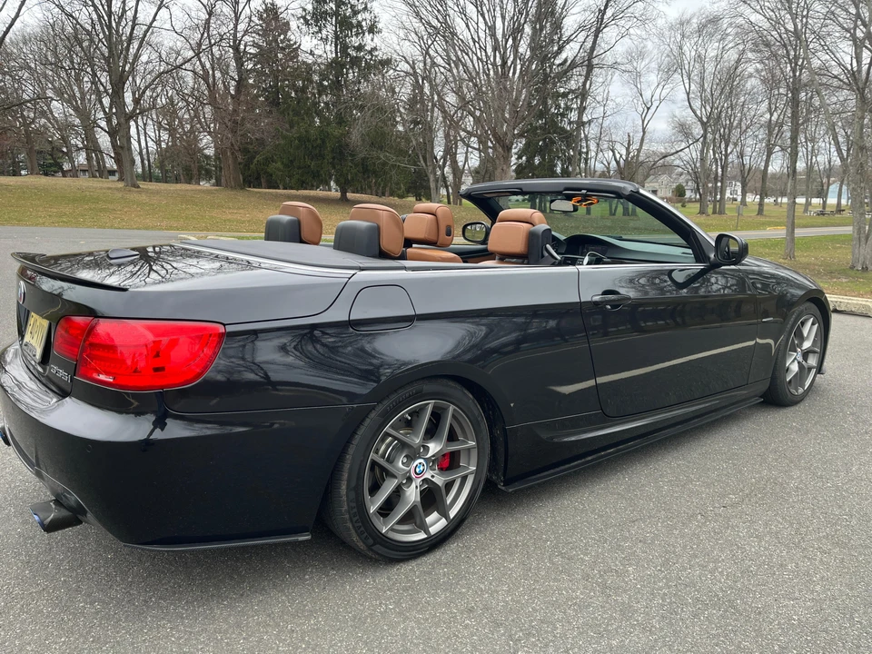 2012 BMW E93 335i Convertible - Image 8 of 31