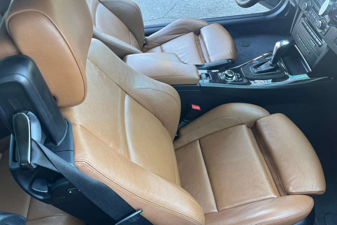 2012 BMW E93 335i Convertible - Image 27 of 31