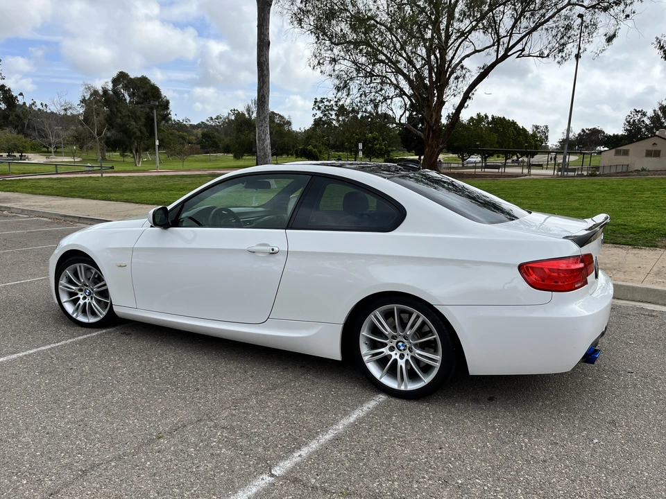 2012 BMW E92 335i Coupe - Image 11 of 31
