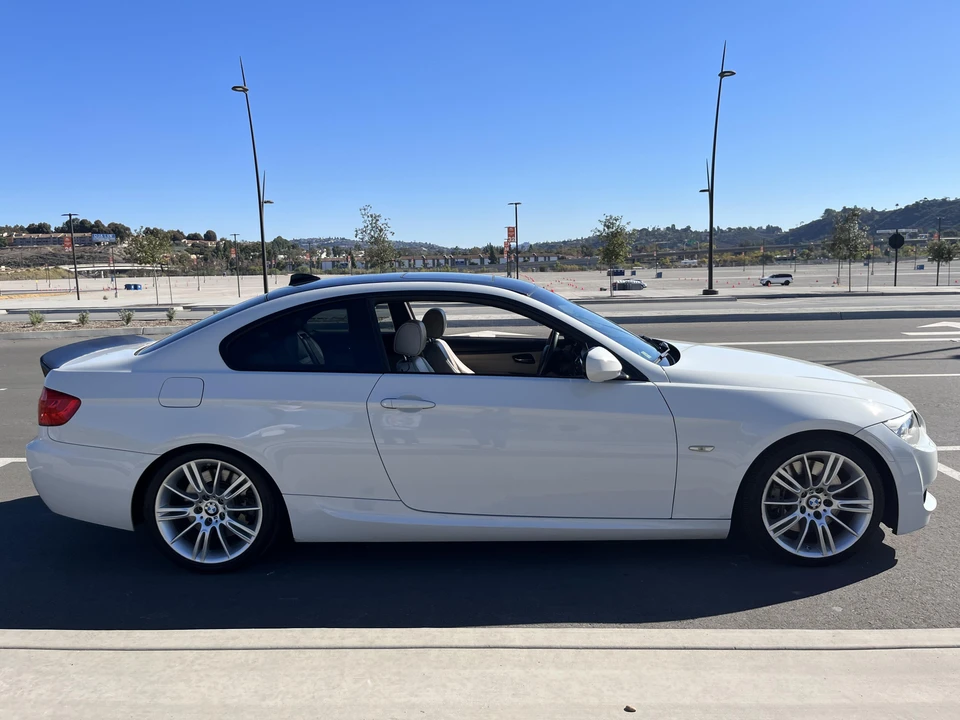 2012 BMW E92 335i Coupe - Image 17 of 31