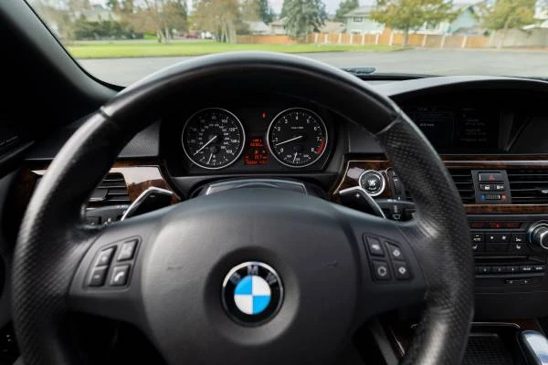 2012 BMW E93 335i Convertible - Image 14 of 15