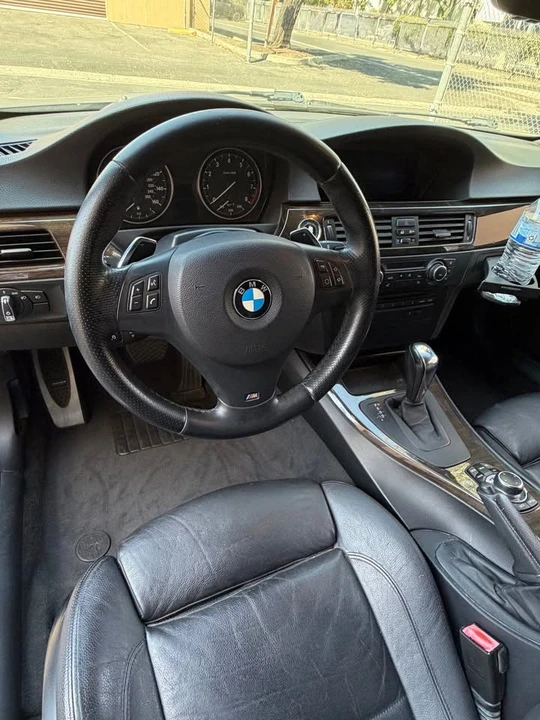 2012 BMW E93 335i Convertible - Image 8 of 12
