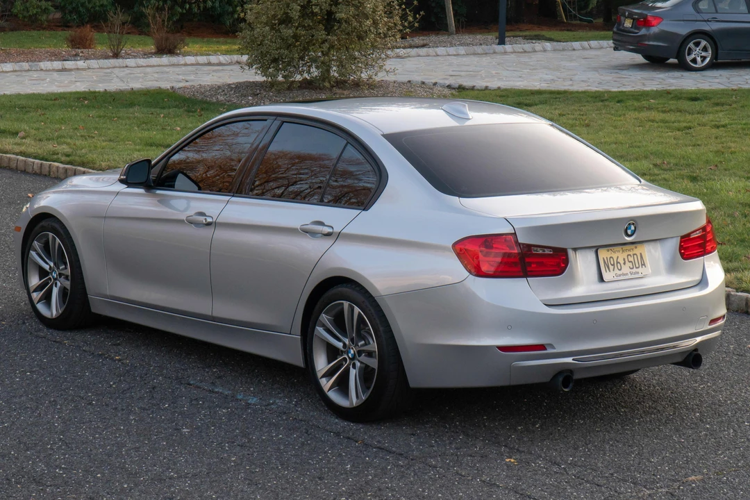 2012 BMW F30 335i & 340i Sedan - Image 4 of 31
