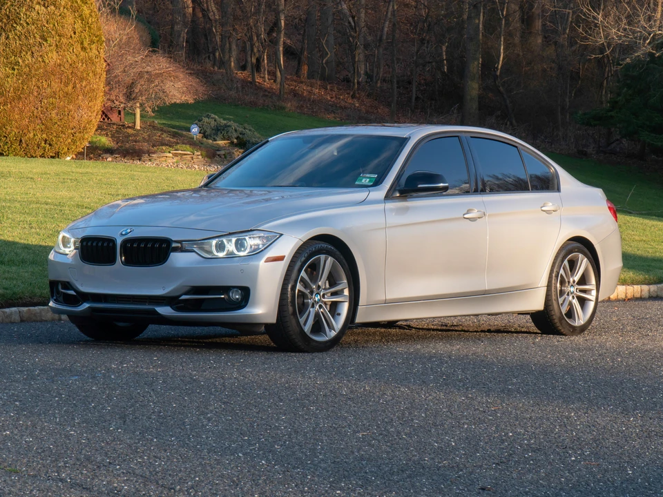 2012 BMW F30 335i & 340i Sedan - Image 10 of 31