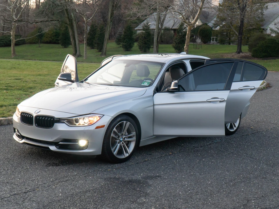 2012 BMW F30 335i & 340i Sedan - Image 26 of 31