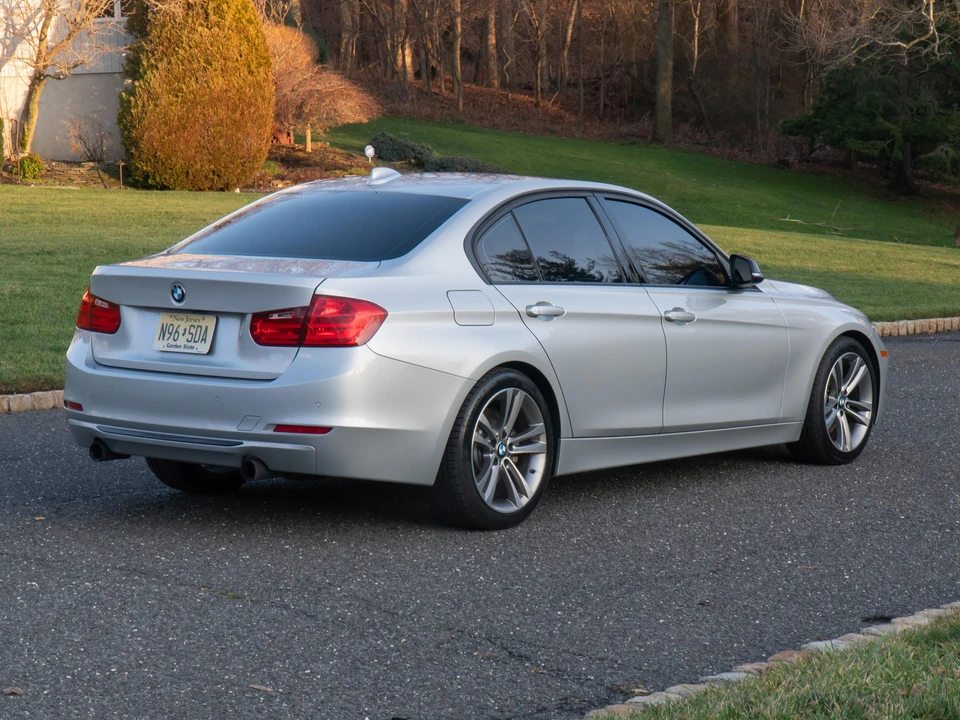 2012 BMW F30 335i & 340i Sedan - Image 21 of 31