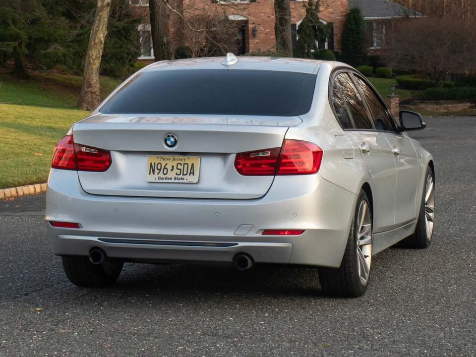 2012 BMW F30 335i & 340i Sedan - Image 19 of 31