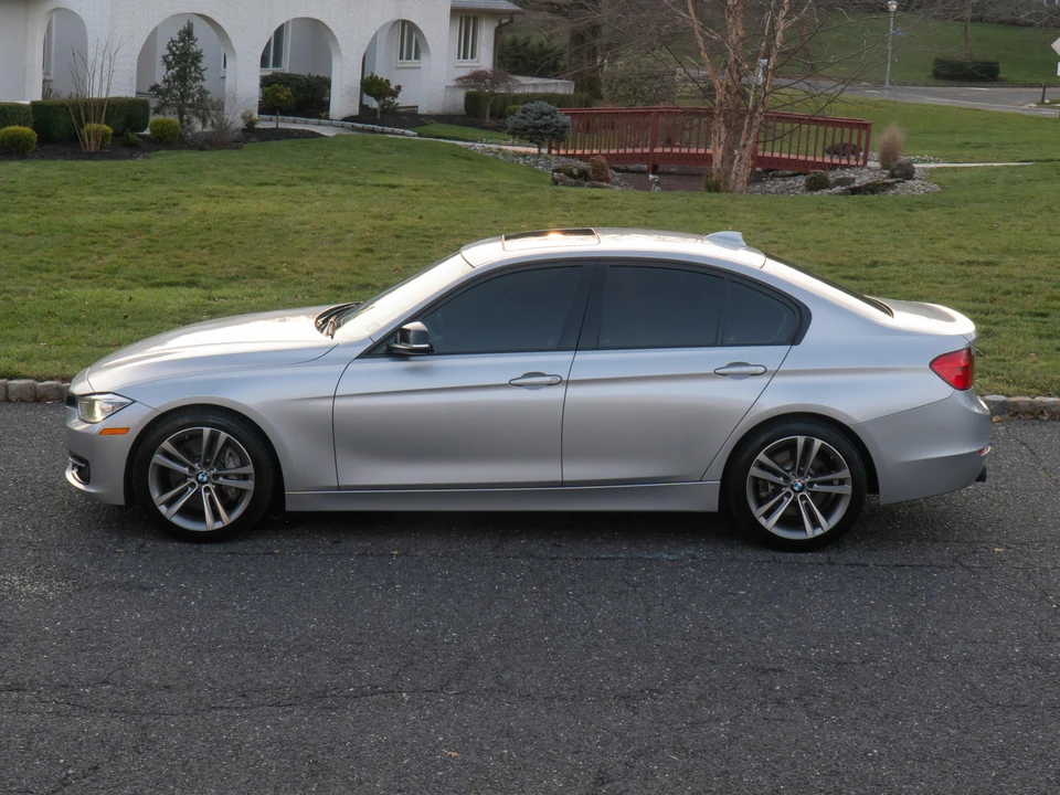 2012 BMW F30 335i & 340i Sedan - Image 11 of 31