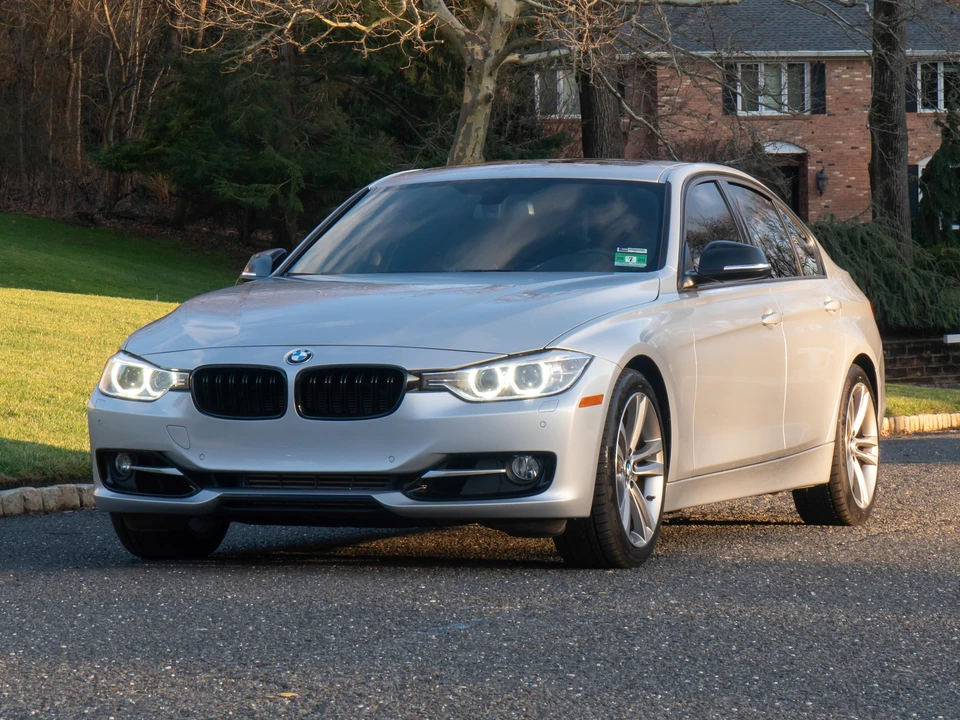 2012 BMW F30 335i & 340i Sedan - Image 8 of 31