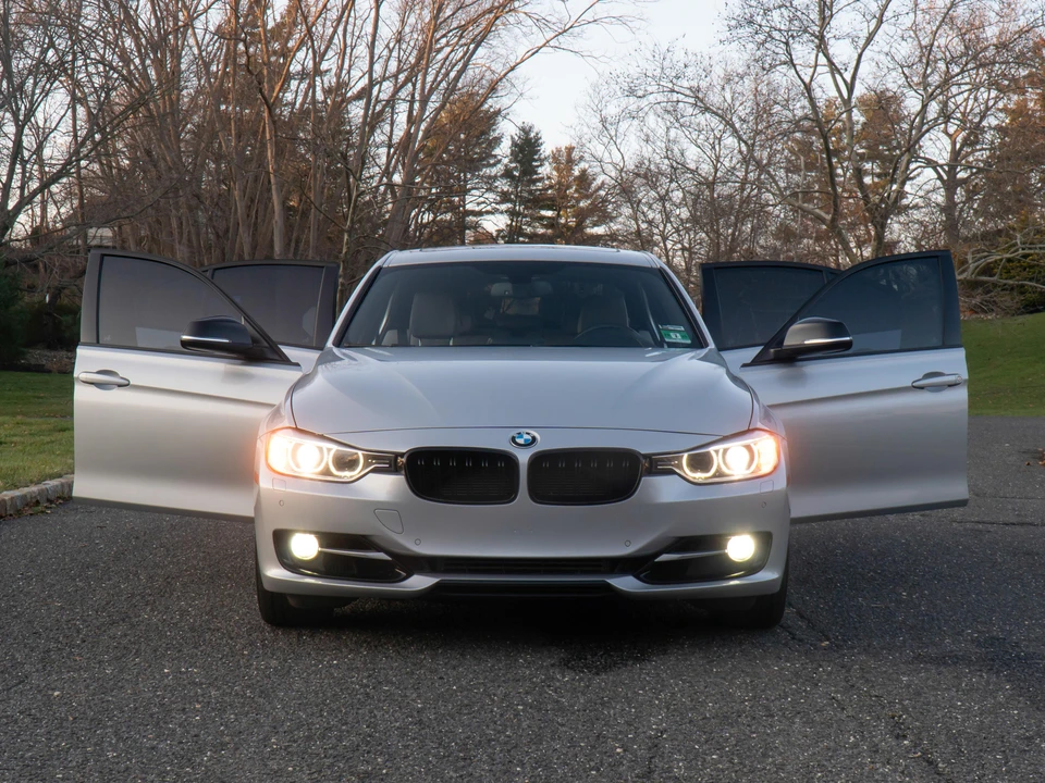 2012 BMW F30 335i & 340i Sedan - Image 25 of 31